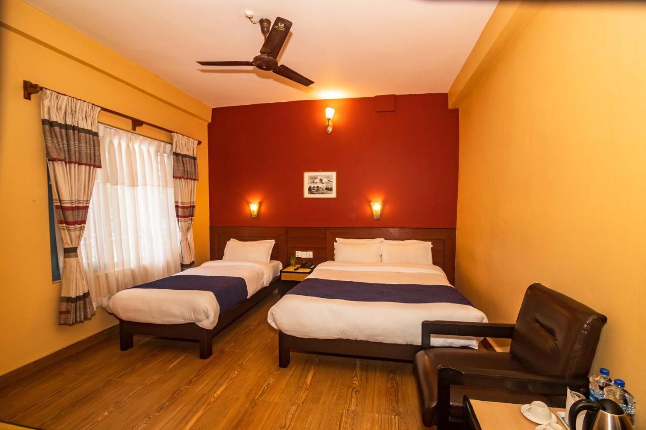 Hotel Silver Oaks Inn Pokhara Exterior foto